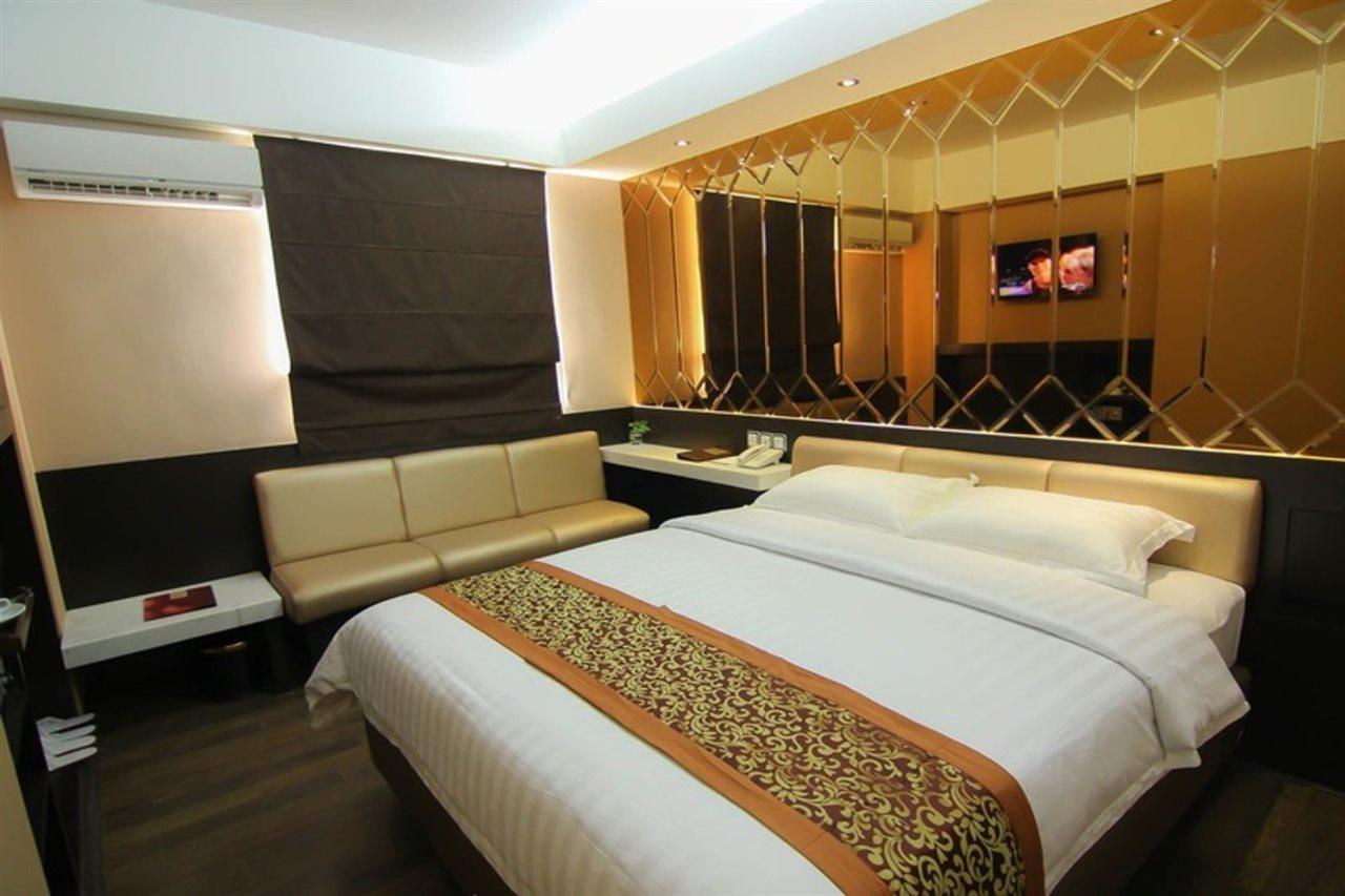 Favor Hotel Makassar City Center By Life Zewnętrze zdjęcie