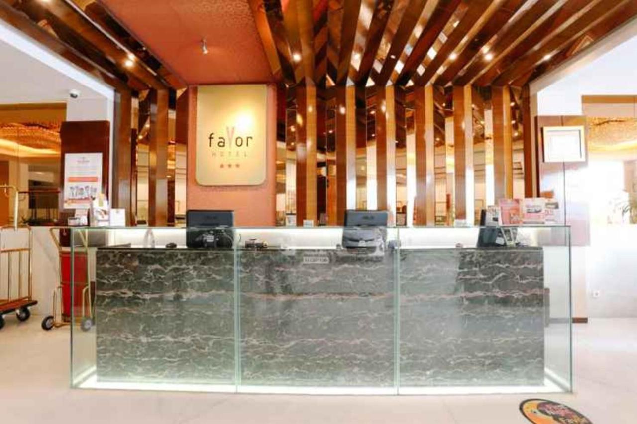 Favor Hotel Makassar City Center By Life Zewnętrze zdjęcie