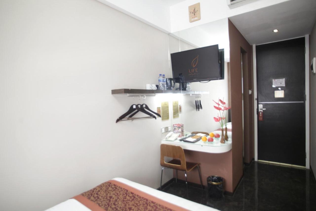 Favor Hotel Makassar City Center By Life Zewnętrze zdjęcie