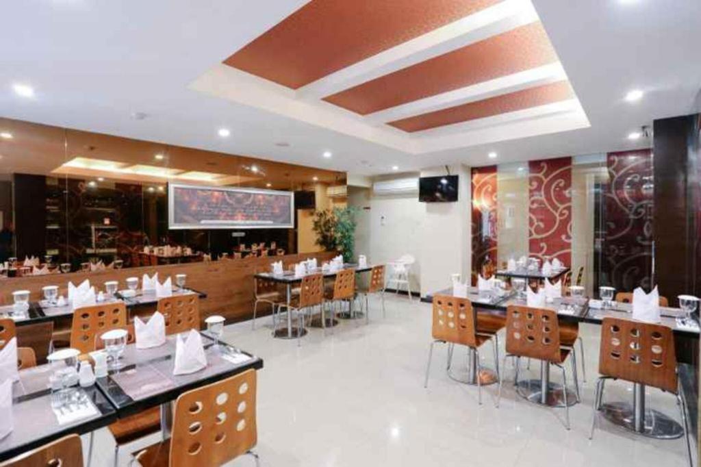 Favor Hotel Makassar City Center By Life Zewnętrze zdjęcie