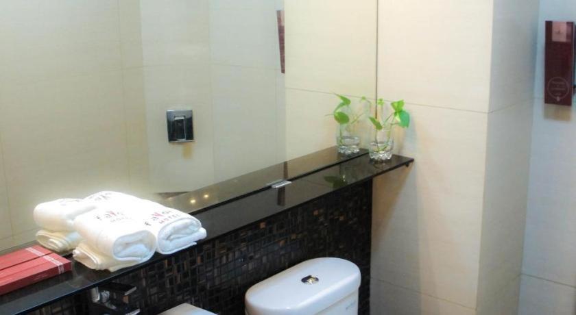 Favor Hotel Makassar City Center By Life Zewnętrze zdjęcie