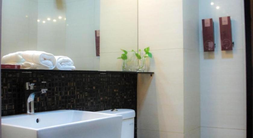 Favor Hotel Makassar City Center By Life Zewnętrze zdjęcie