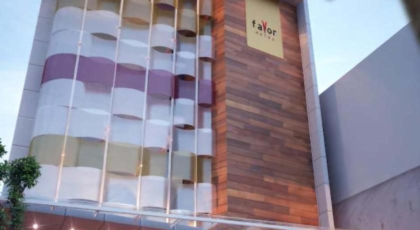 Favor Hotel Makassar City Center By Life Zewnętrze zdjęcie