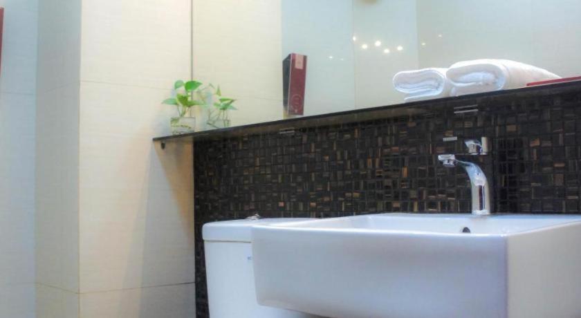 Favor Hotel Makassar City Center By Life Zewnętrze zdjęcie