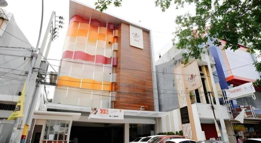 Favor Hotel Makassar City Center By Life Zewnętrze zdjęcie