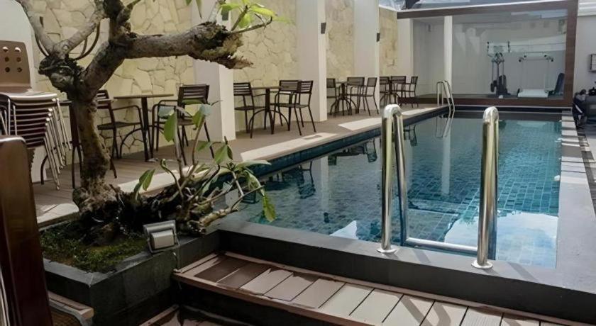 Favor Hotel Makassar City Center By Life Zewnętrze zdjęcie