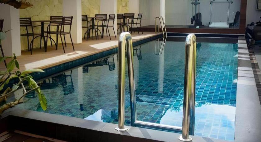 Favor Hotel Makassar City Center By Life Zewnętrze zdjęcie
