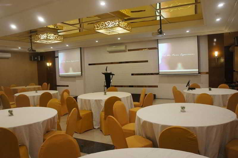 Favor Hotel Makassar City Center By Life Zewnętrze zdjęcie