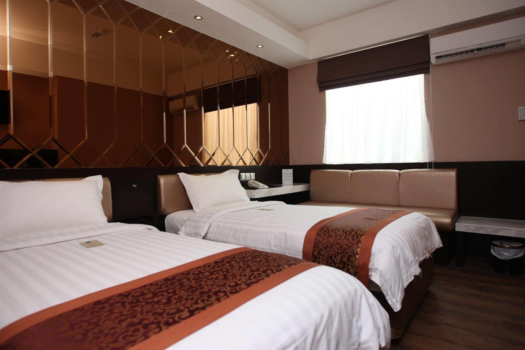 Favor Hotel Makassar City Center By Life Zewnętrze zdjęcie